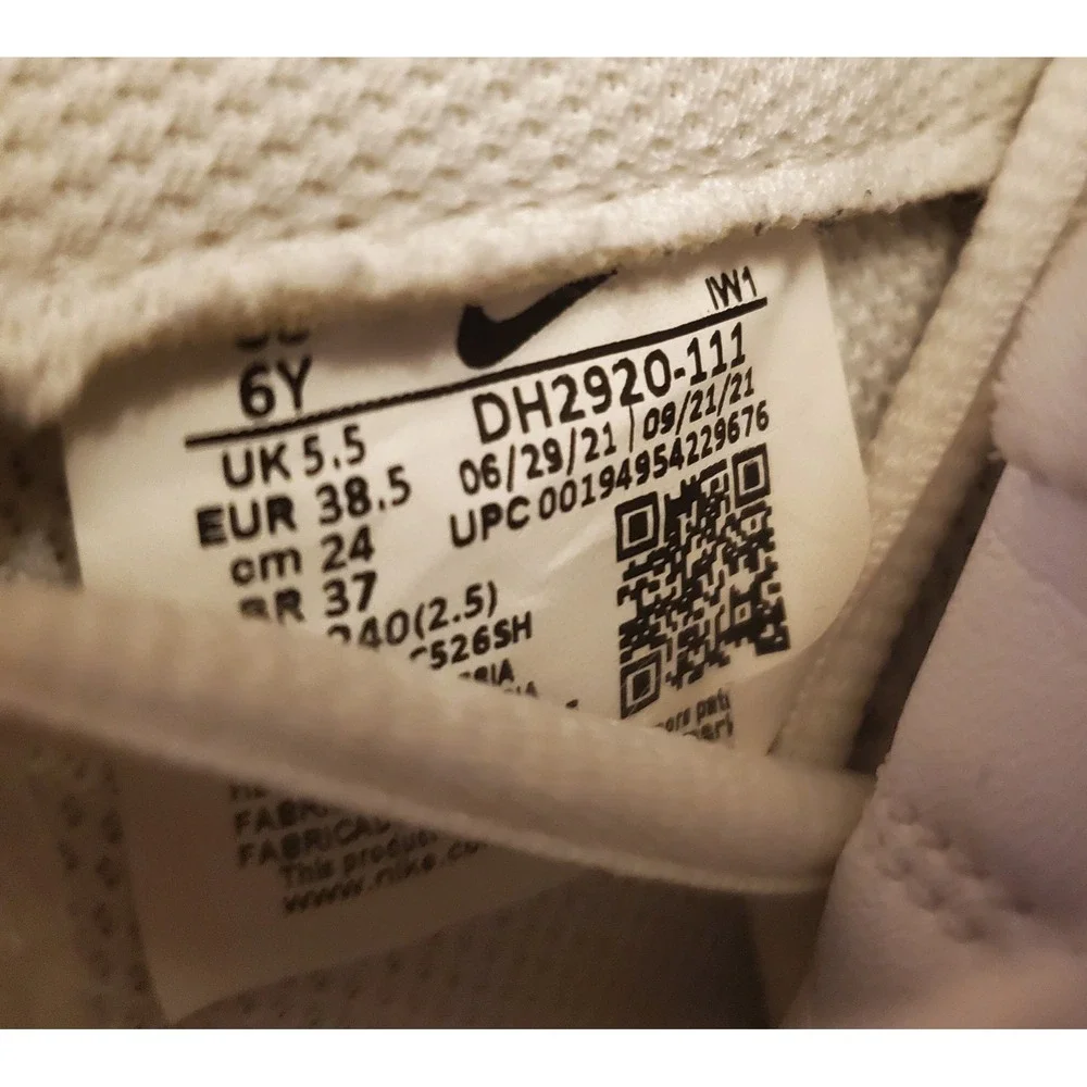 Nike Air Force 1 Low Classic Leather Sneakers Youth Size 6Y‎ Triple White
